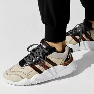 Adidas x Alexander Wang AW Turnout
Trainer Men's Size 4.5 Women's Size 6